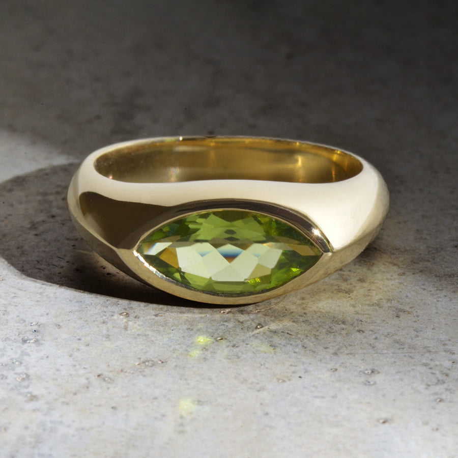 Marquise Peridot East-West Ring in 18ct Gold