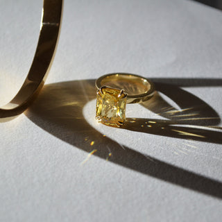 Yellow Sapphire Solitaire in 18ct Gold