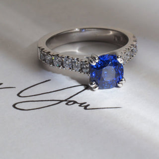 Ceylonese Sapphire and Diamond Ring in Platinum